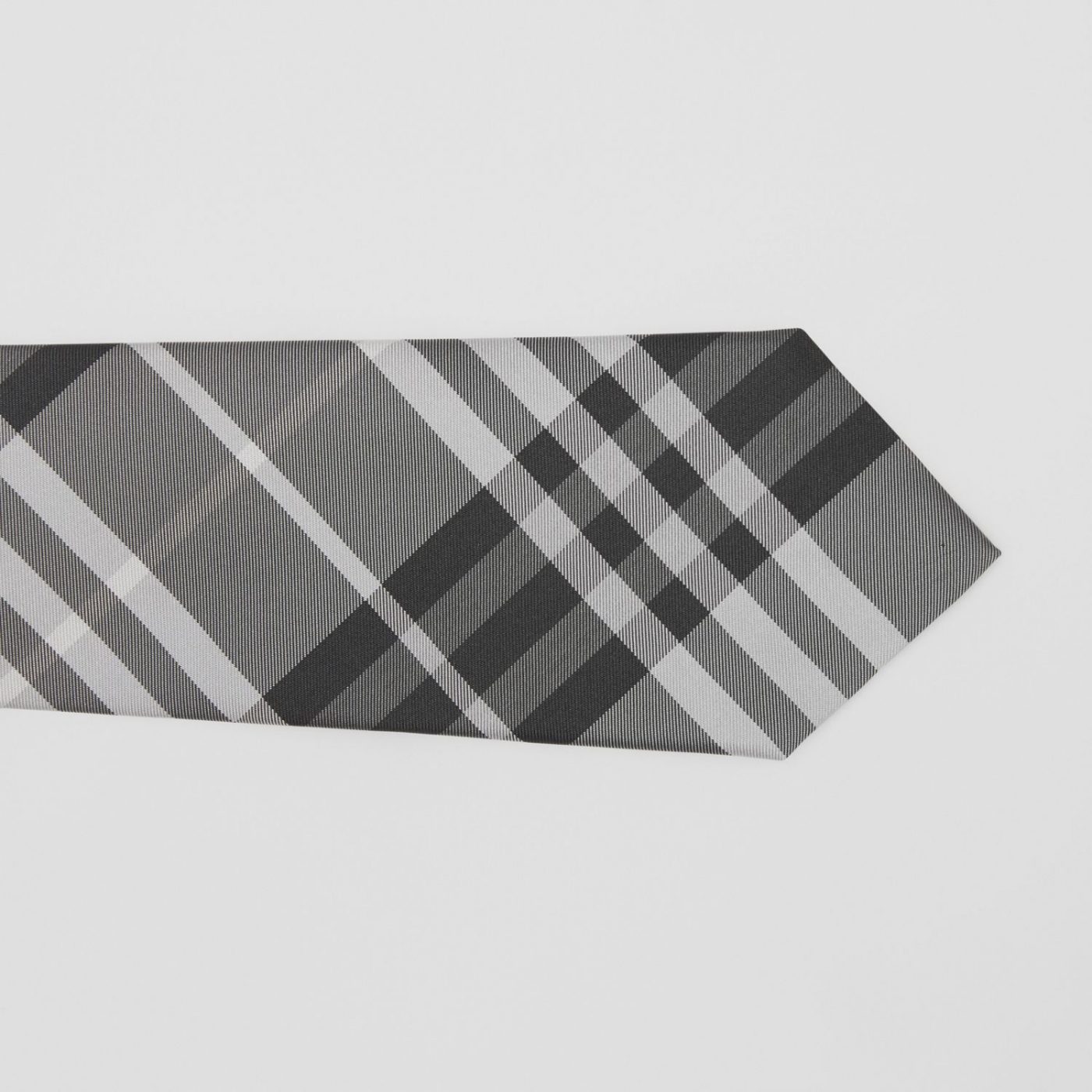 navy burberry tie