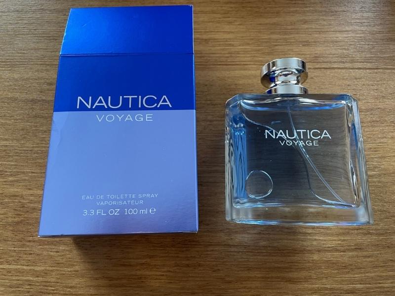 nautica voyage  bottle next to open box